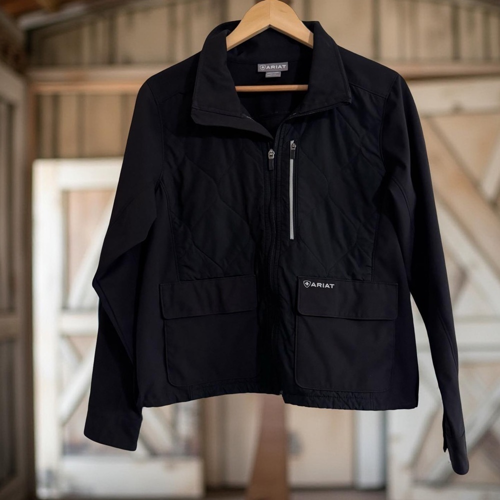 Ariat genuine Black Zip-Up Jacket,light jacket SZ M,logo written on front & back